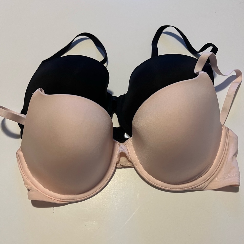 🌸Calvin Klein Women's 2 pack lightly padded bras